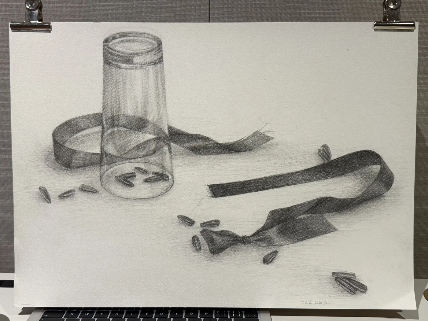 育英美术学生合格作品：桌上素描学生作品 107