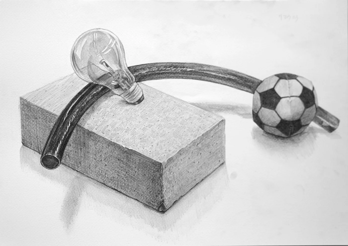 育英美术学生合格作品的桌上素描学生作品 047