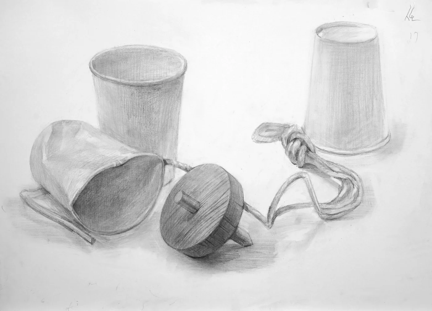 育英美术学生合格作品的桌上素描学生作品 054