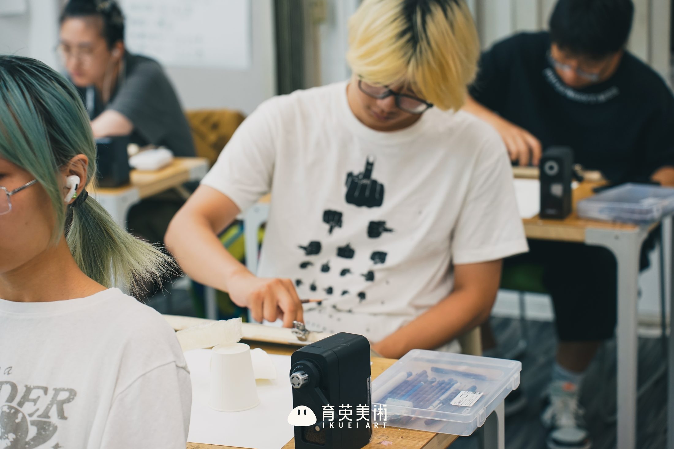 育英美术综合班课堂制作现场