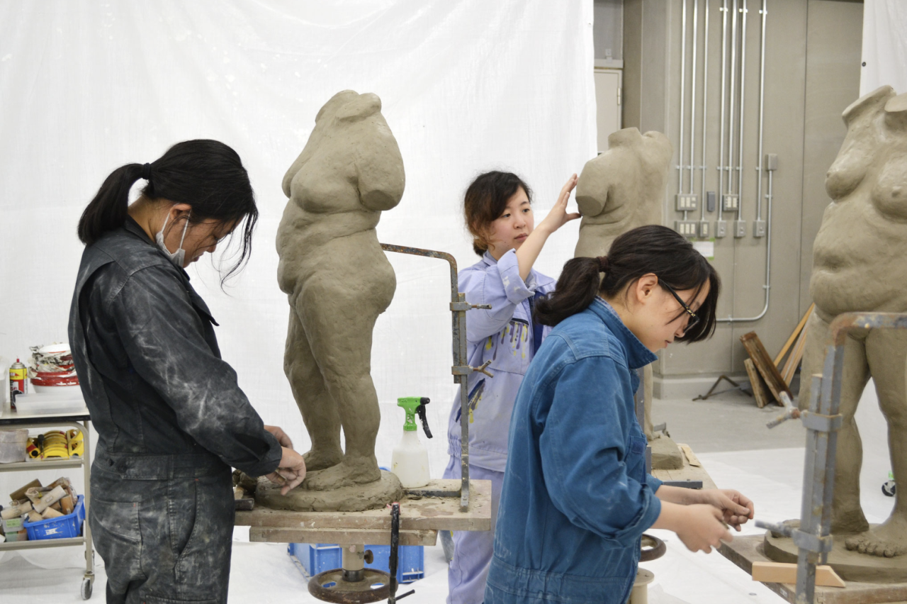 IKUEI information | 超越传统雕塑:女子美术大学的立体艺术领域