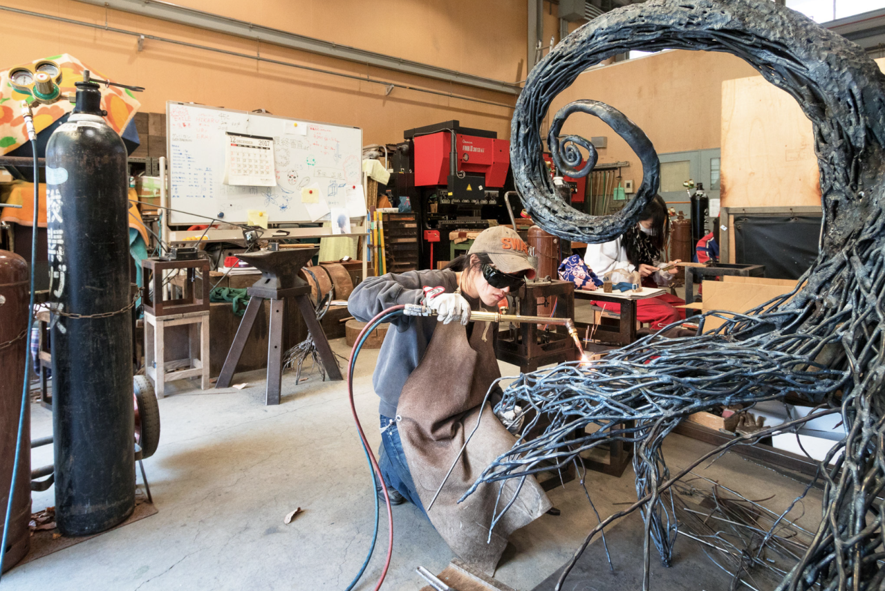 IKUEI information | 超越传统雕塑:女子美术大学的立体艺术领域