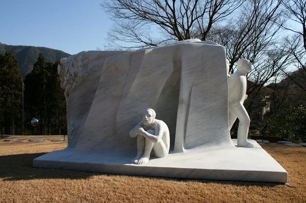 IKUEI information | 超越传统雕塑:女子美术大学的立体艺术领域