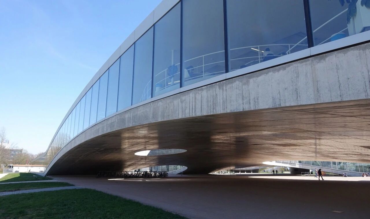 IKUEI information | 妹岛和世：女性建筑师的金字塔