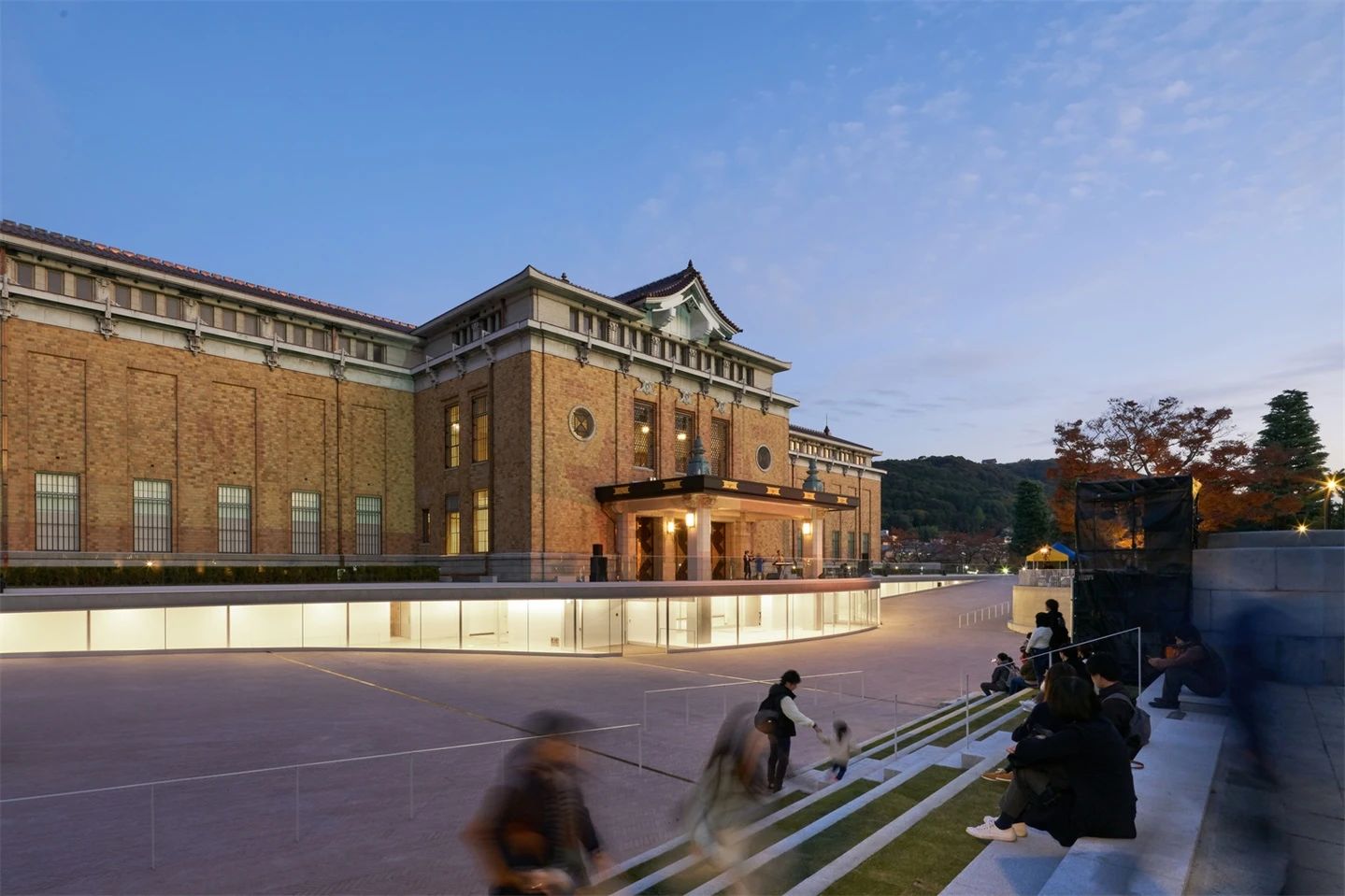 IKUEI information |青木淳:Louis Vuitton的御用建筑师