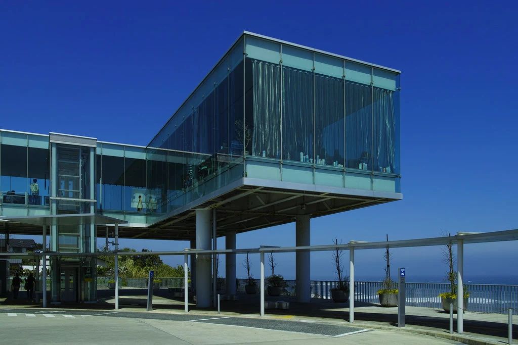 IKUEI information | 妹岛和世：女性建筑师的金字塔