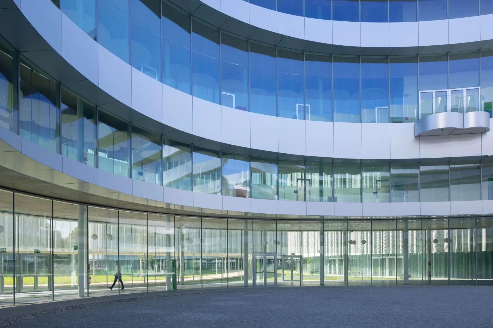 IKUEI information | 妹岛和世：女性建筑师的金字塔